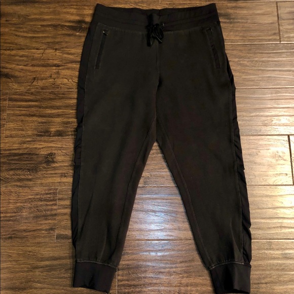 🎀SOLD🎀Lululemon Get Going Jogger - Picture 2 of 6